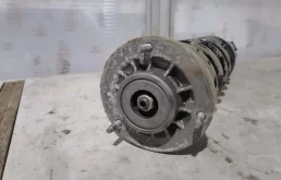 Амортизатор передний левый для BMW 5er 2012 года на фотографиях