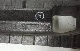 Абсорбер переднего бампера для Porsche Macan на фотографиях