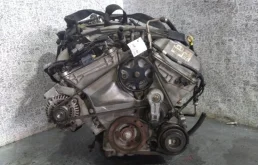 Двигатель для Mazda MPV 1999 года на фотографиях