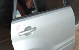 Дверь задняя правая для Suzuki Grand Vitara 2016 года на фотографиях