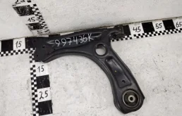 Качающийся рычаг левый для Volkswagen Polo 2009 года на фотографиях