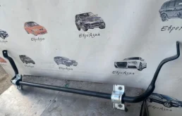 Стабилизатор поперечной устойчивости передний для Volvo XC90 2005 года на фотографиях