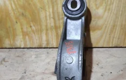 Опора двигателя передняя левая верхняя для Nissan X-Trail на фотографиях