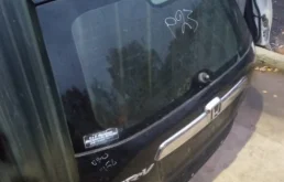 Крышка багажника для Honda CR-V 2006 года на фотографиях