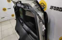 Дверь багажника для Ford Kuga 2012 года на фотографиях