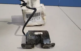 Замок капота левый для BMW X5 на фотографиях