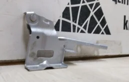 Петля капота левая для Hyundai ix35 на фотографиях