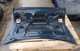 Крышка багажника для Audi A4 2002 года на фотографиях