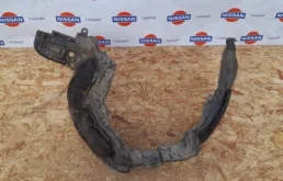 Подкрылок передний левый для Nissan X-Trail 2004 года на фотографиях