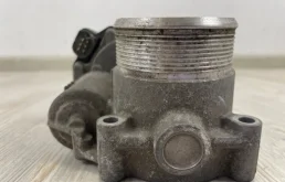 Дроссельная заслонка для Audi A4 2012 года на фотографиях