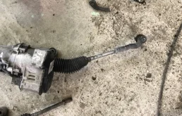 Рулевая рейка в сборе для Ford Focus 2015 года на фотографиях