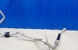 Трубка кондиционера для Volkswagen Polo 2009 года на фотографиях