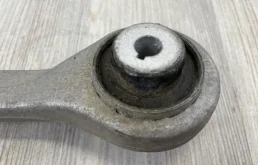 Рычаг передний правый верхний для Audi A6 2013 года на фотографиях