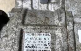 Компрессор кондиционера для Audi A4 2004 года на фотографиях
