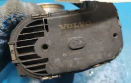 Дроссельная заслонка для Volvo XC90 2013 года на фотографиях