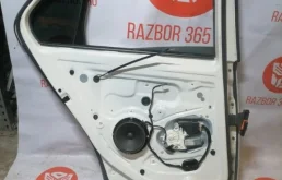 Дверь задняя левая для Volkswagen Jetta 2009 года на фотографиях