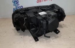 Фара правая для BMW X3 2008 года на фотографиях