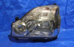 Фара левая для Nissan X-Trail 2005 года на фотографиях