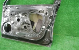 Дверь передняя правая для Volkswagen Passat 2018 года на фотографиях