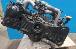 Двигатель без навесного для Subaru Legacy 2010 года на фотографиях