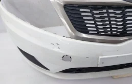 Бампер передний для Kia Rio 2002 года на фотографиях