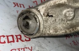 Рычаг передний правый верхний для Nissan Teana 2008 года на фотографиях