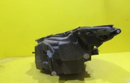 Фара правая для Lexus RX 2020 года на фотографиях