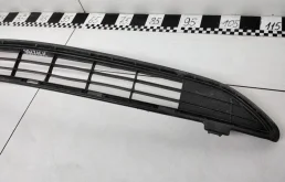 Решетка переднего бампера для Toyota RAV4 2015 года на фотографиях