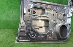 Дверь передняя левая для Toyota Land Cruiser 2012 года на фотографиях