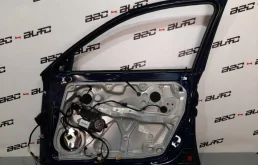 Дверь передняя правая для Volkswagen Passat 2003 года на фотографиях