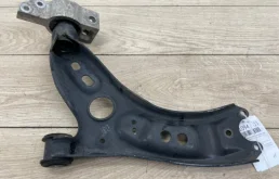 Рычаг передний правый нижний для Volkswagen Tiguan 2008 года на фотографиях