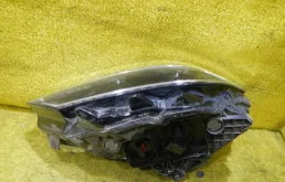 Фары для Volkswagen Passat 2018 года на фотографиях