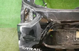 Крышка багажника для Nissan X-Trail 2015 года на фотографиях