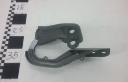 Петля капота левая для Ford Kuga 2013 года на фотографиях