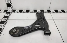 Качающийся рычаг левый для Volkswagen Polo 2009 года на фотографиях