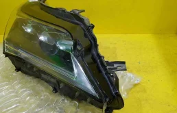 Фара правая для Lexus RX 2020 года на фотографиях