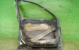 Дверь передняя левая для Volkswagen Touareg 2010 года на фотографиях