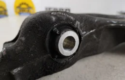 Рычаг передний правый нижний для Volvo XC90 2018 года на фотографиях