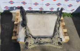 Подрамник двигателя для Nissan X-Trail 2014 года на фотографиях