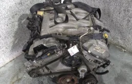 Двигатель для Mazda MPV 1999 года на фотографиях