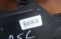 Замок передней левой двери для Volkswagen Touareg 2009 года на фотографиях