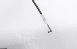 Замок передней левой двери для Nissan X-Trail 2018 года на фотографиях