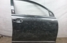 Дверь передняя правая для Toyota Avensis 2010 года на фотографиях