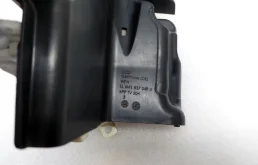 Уплотнитель передней правой двери для Audi A4 2011 года на фотографиях