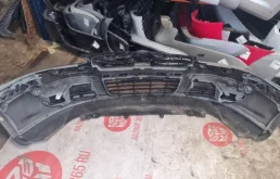 Бампер передний для Volkswagen Jetta 2006 года на фотографиях