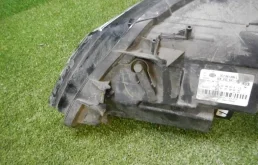 Фара правая для Volkswagen Jetta 2015 года на фотографиях