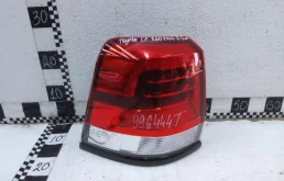 Фонарь внешний левый для Toyota Land Cruiser 2020 года на фотографиях