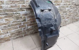 Подкрылок передний правый для BMW 5er 2018 года на фотографиях