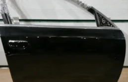 Дверь передняя правая для Audi A6 2009 года на фотографиях