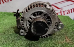 Генератор для Nissan X-Trail 2003 года на фотографиях